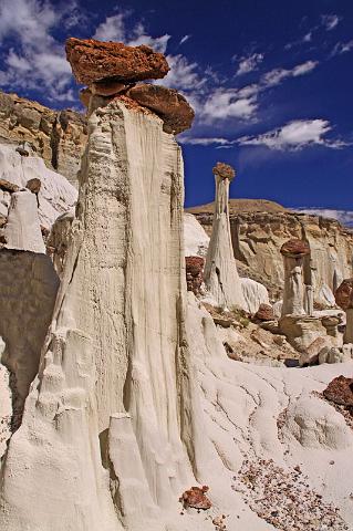 075 wahweap hoodoos.JPG